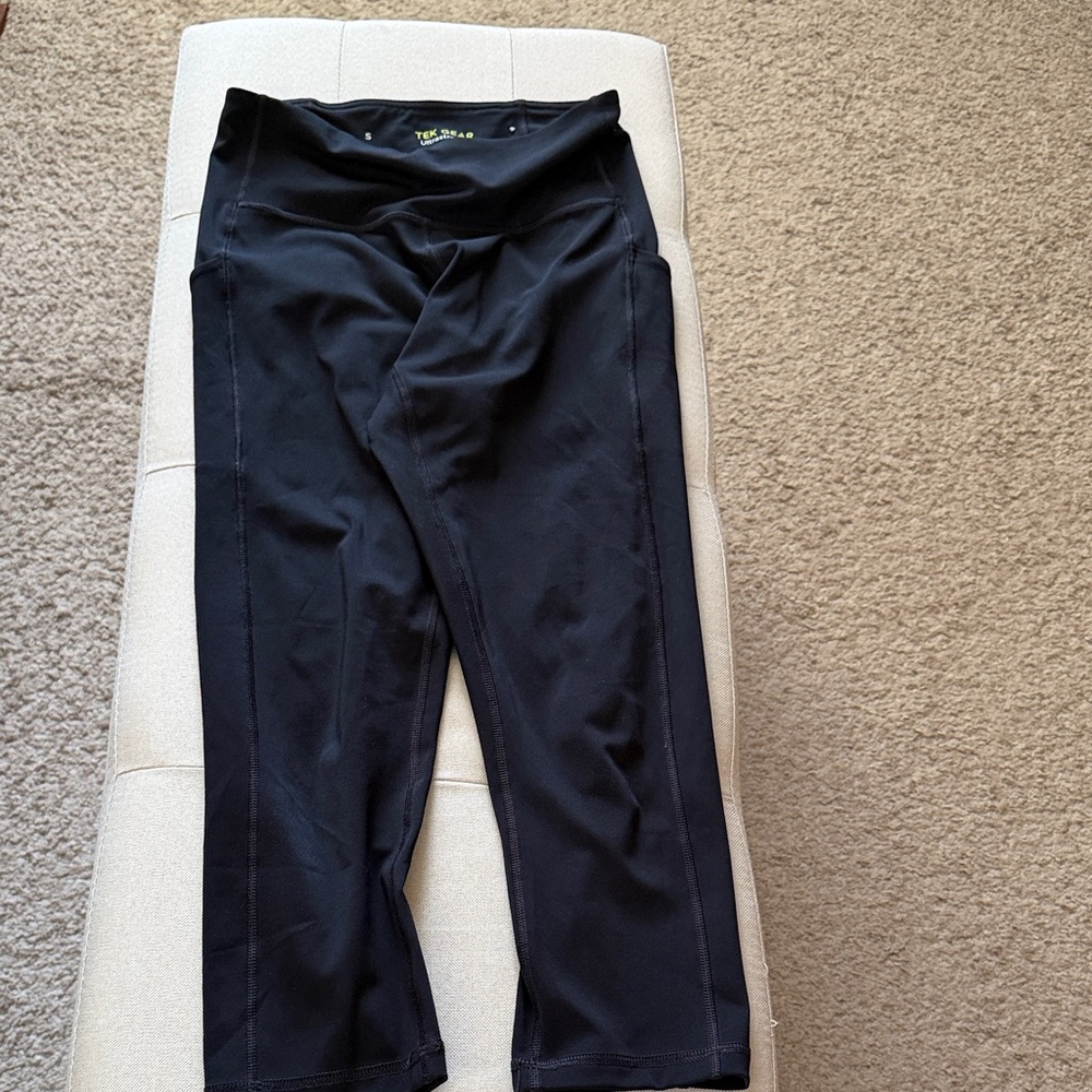 TEK  Gear Women’s S black ultrastretch workout leggings